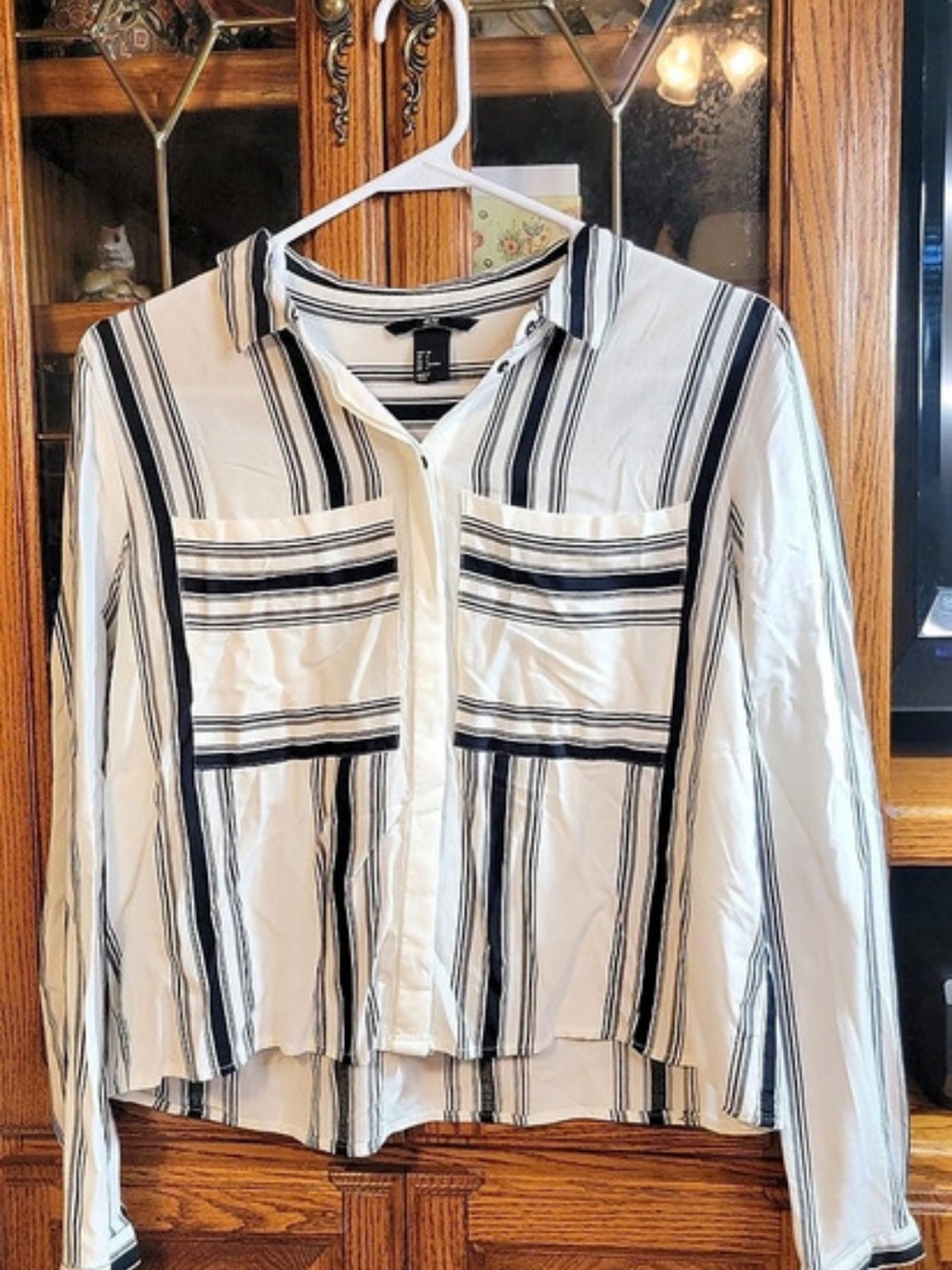 H&Medium Striped Button Down Shirt in White & Black Size 6